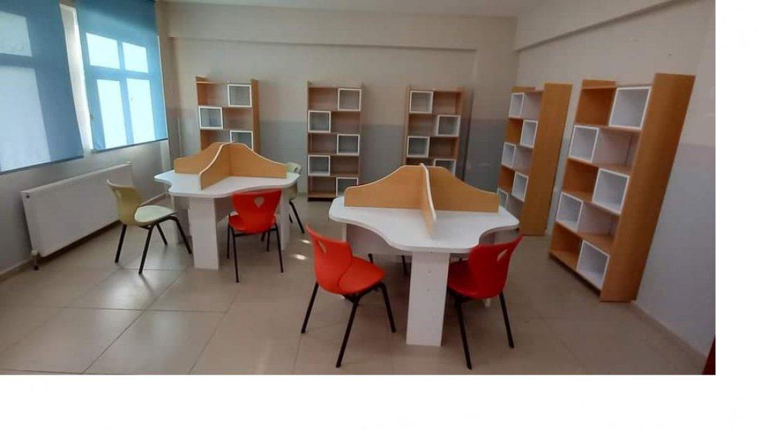 Milli Eğitim Bakanlığımızın 10.000 Okul 10.000 Kütüphane Projesi kapsamında Atatürk İlkokulumuzun kütüphane oluşturulma çalışmaları tamamlandı