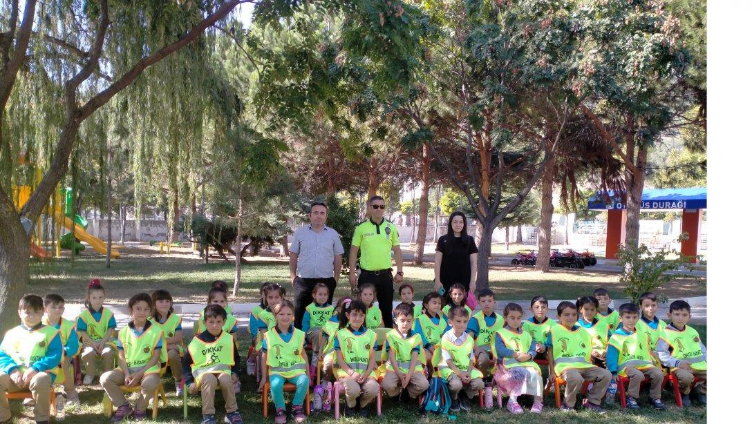 Atatürk İlkokulu 1. Sınıf Öğrencilerimiz 2022 yılı Trafik Eylem Planı kapsamında  Amasya Trafik Eğitim Parkında Eğitim Aldılar.